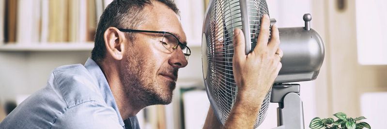 Wenn die Temperaturen steigen, müssen Mitarbeiter kreativ werden.(Bild:  ©Monika Wisniewska - stock.adobe.com)