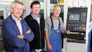 La direction du groupe industriel Techniques Laser SA, avec à gauche Fritz Aeschbach, patron et propriétaire.  (Image: Techniques Laser SA)