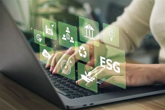 Software-basierte Datenworkflows helfen bei der komplexen CSRD-Berichtspflicht mit bis zu 1.300 Datenpunkten.(Bild: ©  adobe.stock.com)