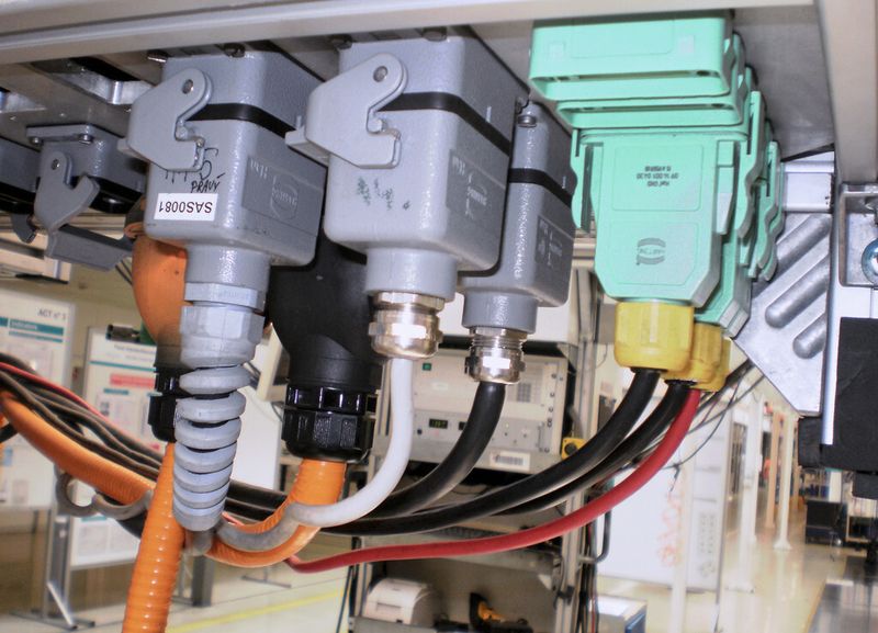 Bild 4: Die steckbare Lösung erleichtert das Handling, die Anzahl nötiger Nachrüstungen wird minimiert. (Bild: Harting)