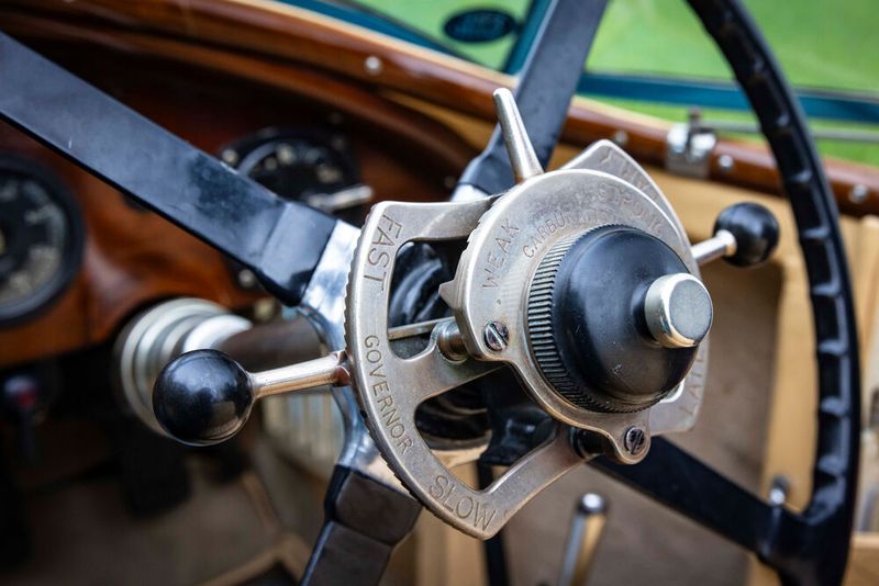 Von den intuitiven Bedienwelten späterer Automobilgenrationen war der 10EX noch weit entfernt. (Bild: Rolls-Royce)