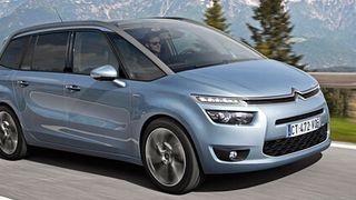 Der Citroën Grand C4 Picasso BlueHDi 150 knausert mit Diesel. Reicht das, um gegen den Toyota Prius Plus als Hybrid eine Chance zu haben? (Foto: Citroën)