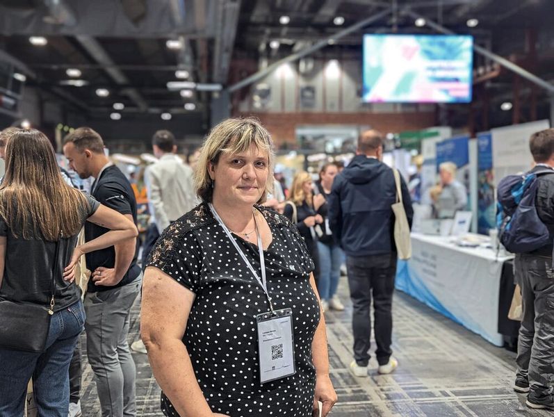 Besucherstimmen der LAB-SUPPLY Chemnitz 2025  Cathleen Werner, WRC Wurzen:   „Die Messe ist sehr vielfältig. Ich gucke hier nach Pipetten und was es Neues gibt.“    Mehr Infos zu den kommenden LAB-SUPPLY-Messen finden Sie auf www.lab-supply.info (Bild: VCG – Lüttmann)