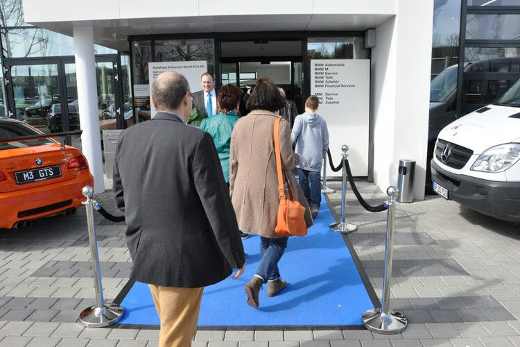 Insagesamt fanden 3.500 Besucher den Weg ins neue Autohaus. (Foto: Wehner)