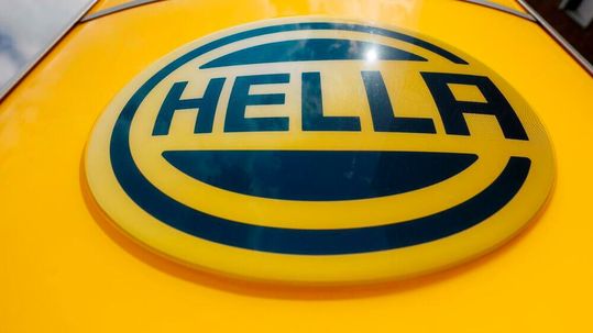 Nimmt den Hut! Der Hella-Aufsichtsratsvorsitzende Klaus Kühn legt seine Ämter nieder. Die Nachfolge soll zeitnah entschieden werden.(Bild:  Hella)