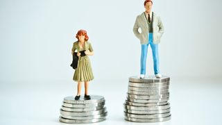 Die neue Gehaltsstudie zu Geschäftsführergehältern von Familienunternehmen zeigt: Zwar steigen die Vergütungen, jedoch bleiben Familienmitglieder, Frauen und Führungskräfte kleinerer Unternehmen weiterhin im unteren Gehaltssegment. (Bild: © Visualmind - stock.adobe.com)