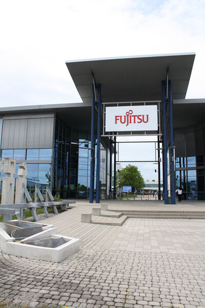 Der Eingang zum Fujitsu-Werk (Archiv: Vogel Business Media)