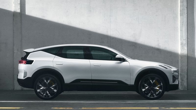 Im Herbst 2023 soll der Polestar 3 den Polestar 2 flankieren. (Bild: Polestar)