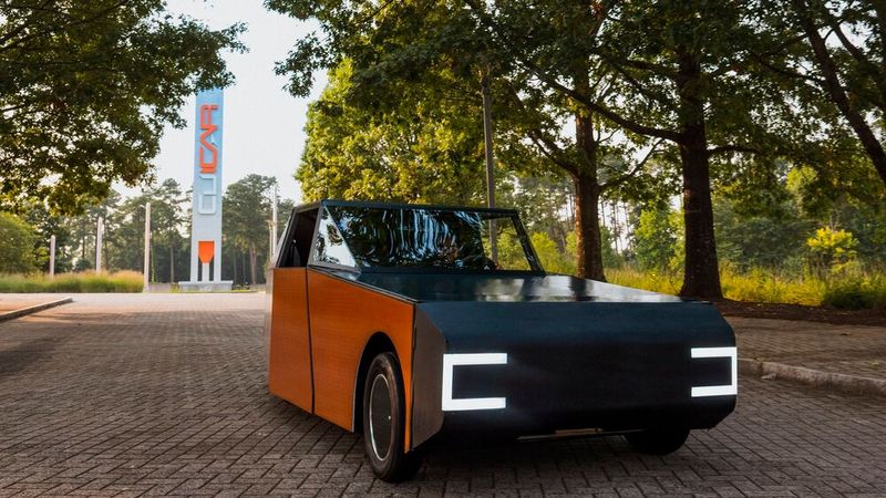 Die C-förmigen Frontleuchten dürften Anspielung auch an den Anfangsbuchstaben der für das Projekt verantwortlichen Uni sein. (Bild: BMW/Clemson University)