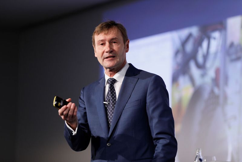 Siemens treibt mit dem Ausbau seines Digital-Enterprise-Portfolios und der Integration von Zukunftstechnologien die digitale Transformation in der Fertigungs- und Prozessindustrie weiter voran. 