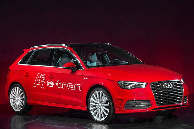 Ab Ende dieses Jahres ist der A3 Sportback e-tron bestellbar. Mit ihm ist es möglich, in der Stadt und Überland CO2-frei zu fahren. Der Preis wird voraussichtlich bei etwa 38.000 Euro liegen. (Foto: Audi)