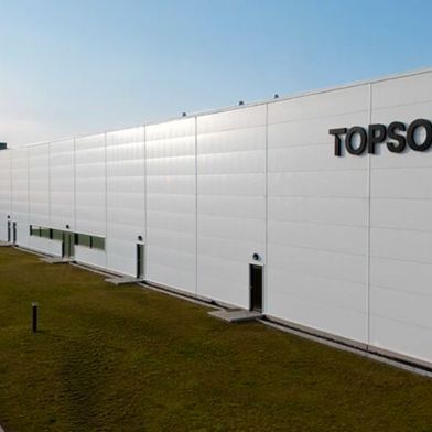In October 2025, Topsoe inaugurated it’s SOEC manufacturing facility in Herning, Denmark. Topsoe and Maersk Training will ensure highest safety standards in the Power-to-X industry.  (Source: Topsoe)