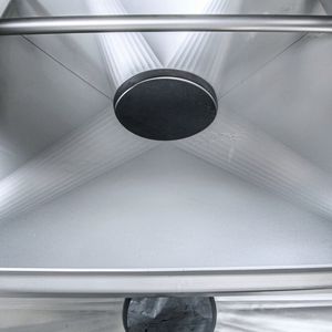 Der rechteckige Innentrog besitzt vergrößerte Radien, in denen sich kein Produkt festsetzen kann.(Bild:  J. Engelsmann)