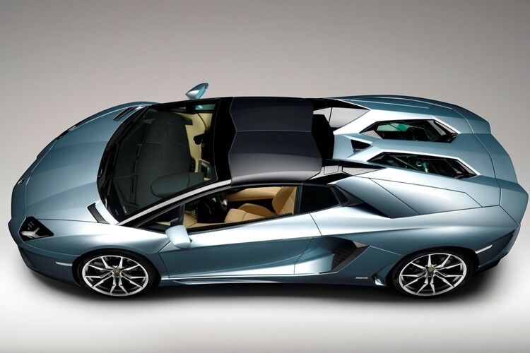 Dieses wiegt weniger als sechs Kilogramm und kann mit einigen Handgriffen schnell im Gepäckfach verstaut werden. (Lamborghini)