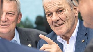 „Mit der neuen Paul Horn Halle, der Sonderschau AMB Digital Way und dem dazugehörigen Kongress haben wir die besten Voraussetzungen geschaffen, um die AMB 2018 noch größer und besser aufzustellen“, erläutert Ulrich Kromer von Baerle, Sprecher der Geschäftsführung Messe Stuttgart (2ter v. r.).  (Landesmesse Stuttgart, www.messe-stuttgart.de)