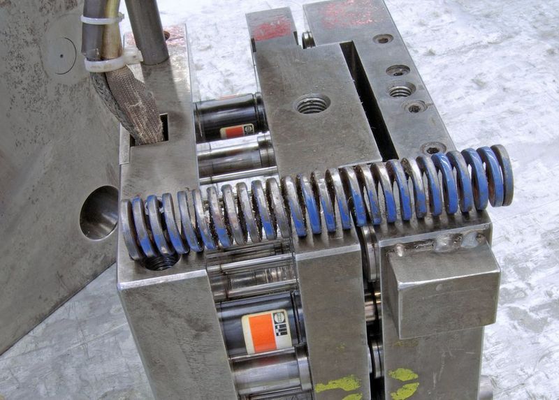 Bild 4: Inzwischen wurden bereits sieben Spritzgießformen für die Verpackungsherstellung von Schrauben- auf Gasdruckfedern umgerüstet.  (Bild: RPC Wiko)