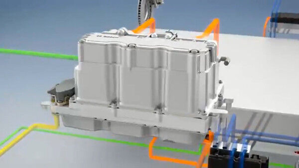Der Inverter ist das Bindeglied zwischen der Batterie und dem eklektrischen Achsantrieb (Bild: Bosch)