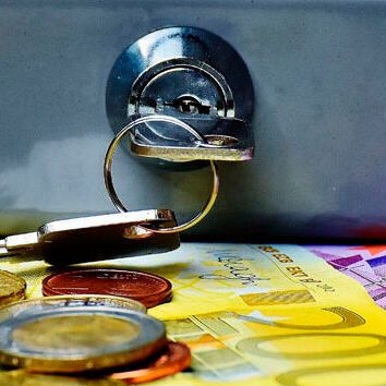 Die Einnahmen brechen weg, die Kassen vieler Unternehmen leeren sich dramatisch.(Bild:  gemeinfrei /  Pixabay)