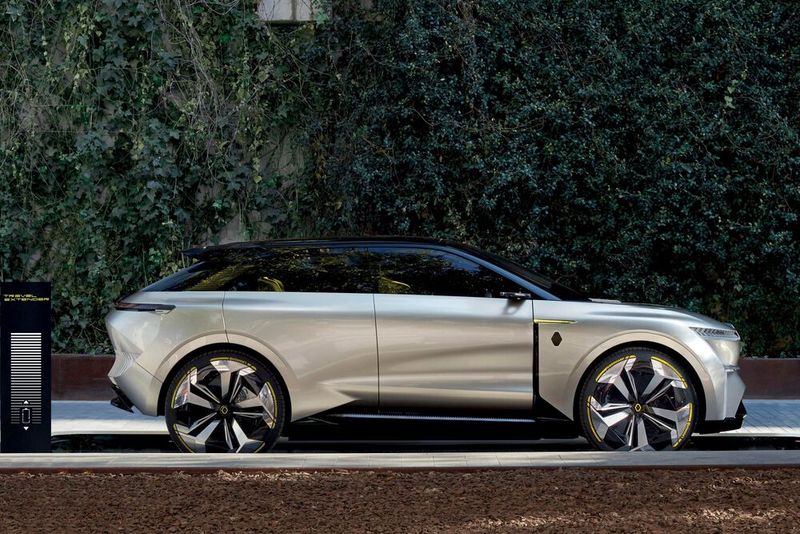 Front- und Heckpartie des Morphoz lassen sich um jeweils 20 Zentimeter verschieben. (Bild: Renault)