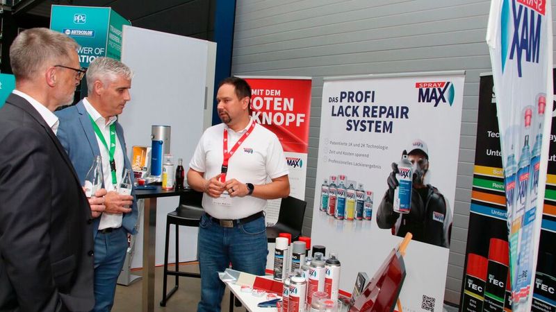 Die Grundierung oder Lackierung aus der Dose hat Vorteile, wie am Stand von Spray Max zu erfahren war. (Bild: Klasing)