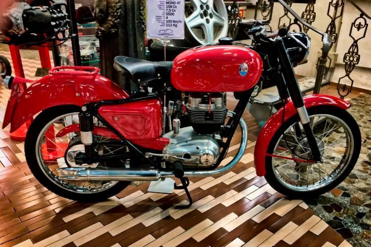 Auch rund 80 Motorräder beherbergt die Sammlung von Herrn Panini. (press-inform)