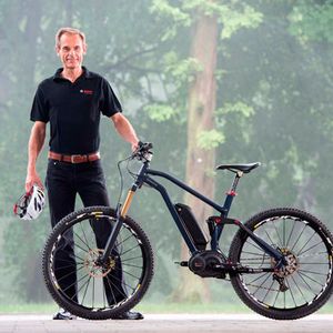 Morgens mit dem E-Bike seiner Frau zum Brötchen holen: Dr. Volkmar Denner, CEO von Bosch.