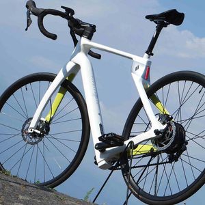 Die Batterie steckt im Unterrohr und ist nach unten herausnehmbar.(Bild:  sp-x / Mario Hommen)