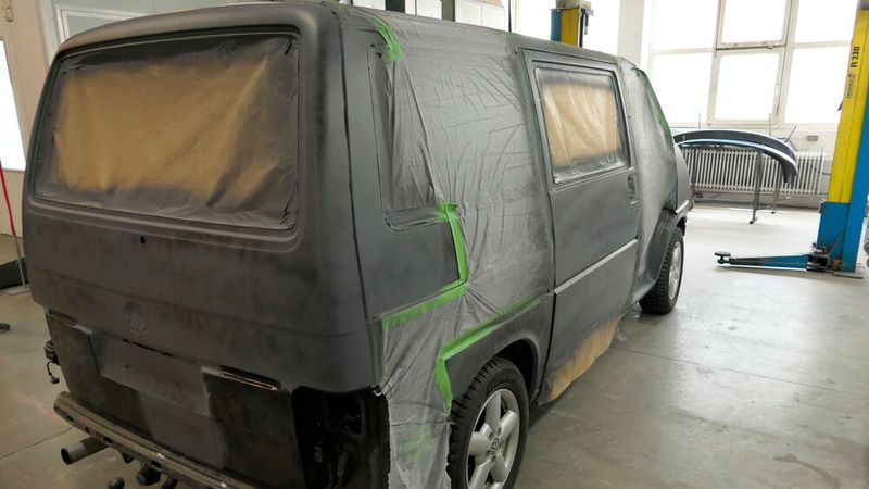 Die Restaurierung von VW-T-Modellen ist ein tragendes Geschäftsfeld für Erftstadt Customs. (Bild: Wenz - VCG)