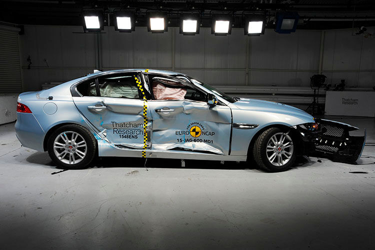 ... die beiden Jaguar-Modelle XE ... (Foto: Euro-NCAP)