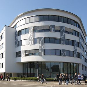 Die ANGELL-Schulen in Freiburg regulieren den Internet-Zugang der Schüler und Studenten.