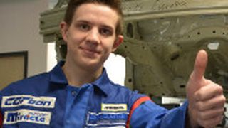 Karosseriebauer Johannes Zäuner bereitet sich auf die Berufs-WM vor. (Foto: ZKF)