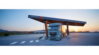 Passende Ladeinfrastruktur bleibt die wichtigste Voraussetzung für den Betrieb elektrisch angetriebener Lkw. (Bild: MAN Truck & Bus; KI-erweitert)