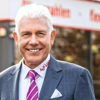 Der Inhaber der Autoland AG, Wilfried Wilhelm Anclam, arbeitet am Börsengang des Autohändlers. (Bild: Luca Geselle/Autoland)