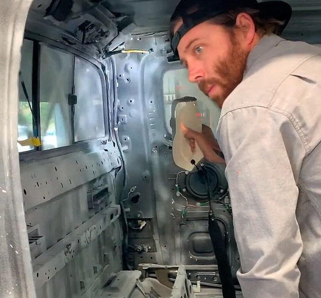 Jason Heard stellt sich eine Zukunft vor, in der „jede Autowerkstatt und jeder Konstrukteur ihre eigenen 3D-Scanner und 3D-Drucker haben wird. Der Markt bewegt sich bereits in diese Richtung. Das bedeutet, dass Spezialisten auf der ganzen Welt digitale Wertgegenstände erstellen, sie verwenden oder online an Andere verkaufen können.“ (Tekk Consulting)