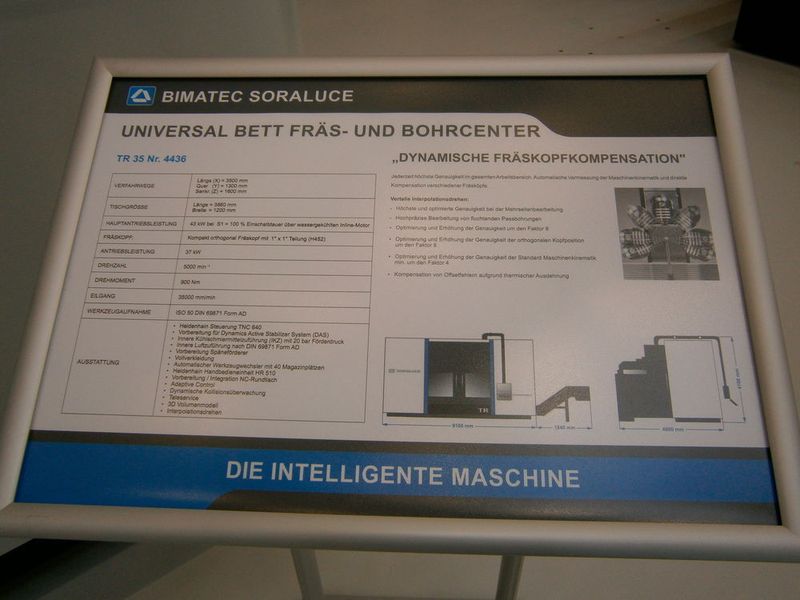 Eine weitere TR 35 war hier zu sehen, die eine dynamische Fräskopfkompensation erhalten hat. (Königsreuther)