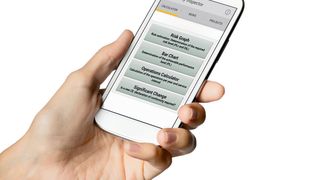 Der Mobile Safety Inspector PASmsi ebnet den Weg zur sicheren Maschine: Die App von Pilz unterstützt bei der Risikobeurteilung und Dokumentation vor Ort. (Bild: Pilz)