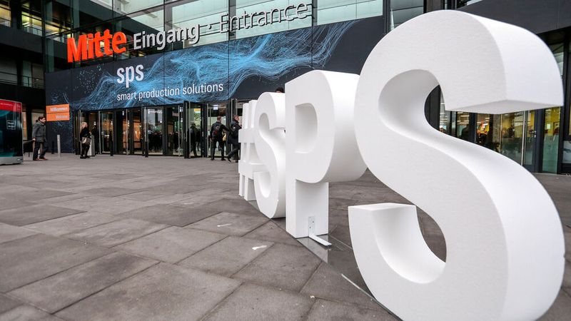 Die SPS 2021 öffnet in Nürnberg wieder ihre Tore. Doch aufgrund der aktuellen Corona-Lage sagen erste Aussteller die Teilnahme ab.(Bild:  Mesago / Malte Kirchner)