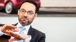 Christian Senger: „Wer heute einen Golf kauft, muss morgen auch einen ID kaufen.“  (VW)