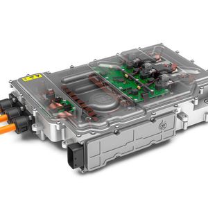 Der neue Hochvolt-Konverter von ZF soll einen Wirkungsgrad von 99,6 Prozent schaffen.(Bild:  ZF Group)