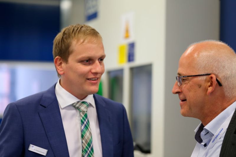 Besucher und Mapal-Entwicklungsexperten an den Fachpressetagen (Matthias Böhm)