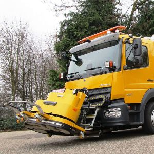 Spezialfahrzeug zur Ölspurbeseitigung vor dem Einsatz(Quelle:  Wolfgang Brechtel GmbH)