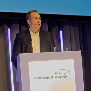 Ford-Partnerverbandspräsident Fabio Krause gab einen Abriss der aktuellen Lage im Ford-Handel. (Bild: Mauritz – VCG)