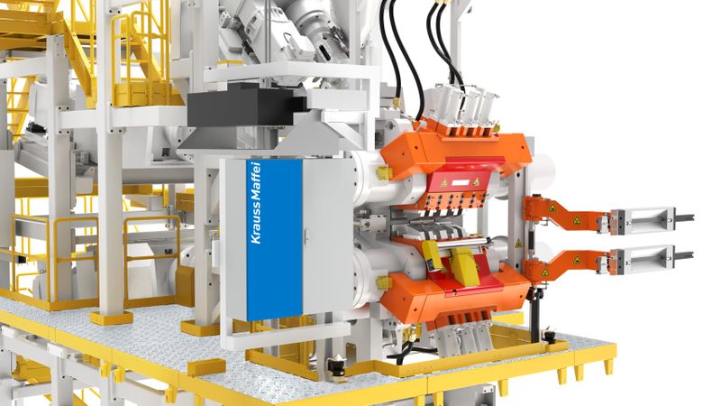 Seit Jahrzehnten im Einsatz: Multiplexanlagen von Krauss Maffei Extrusion zählen weltweit zu den etablierten Lösungen für die Extrusion komplexer Reifenkomponenten.(Bild:  Krauss Maffei)