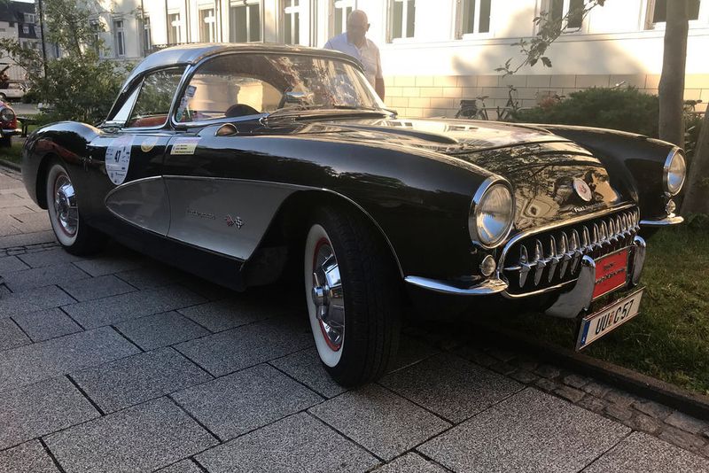 Aus Österreich angereist war diese Chevrolet Corvette aus dem Jahr 1957. (Grimm/»kfz-betrieb«)