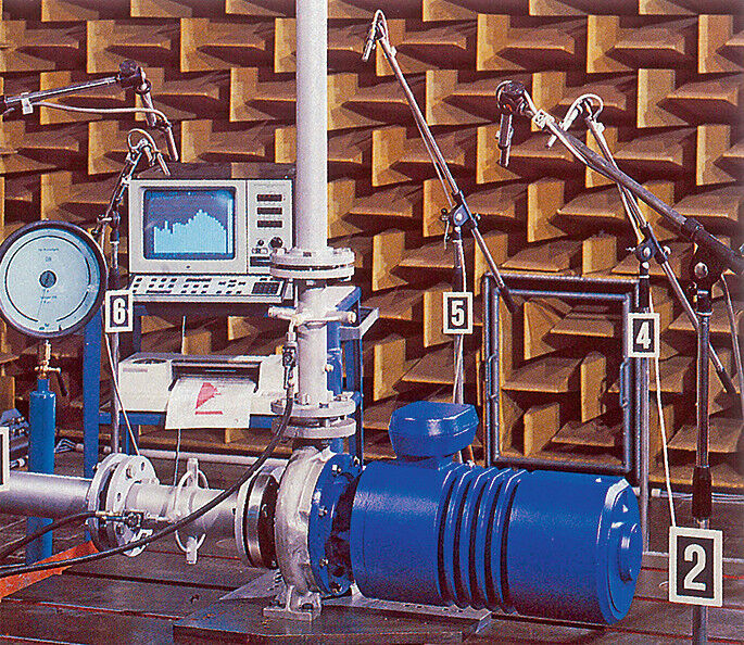 1980: Das neue Forschungszentrum in Frankenthal ermöglicht unter anderem Akustikprüfungen der Pumpen. (Bild: KSB)