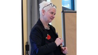 ZDK-Geschäftsführerin Birgit Behrens führte durch die Tagung. (Büttner/»kfz-betrieb«)