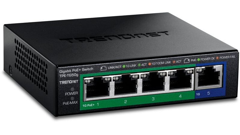 Vier der fünf Gigabit-Ports des TPE-TG50g liefern PoE und PoE+, der fünfte überträgt nur Daten. Das 31-Watt-Budget entscheidet darüber, wie viele Endgeräte tatsächlich gleichzeitig versorgt werden können. (Bild:  Trendnet)