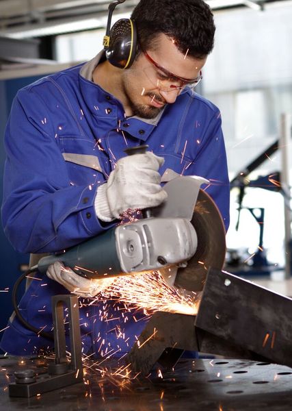 Das Entwicklungsteam und die Produktion arbeiten parallel mit diesen Daten weiter. Dadurch ist es möglich, in kürzester Zeit einen Prototyp des e.GO Life zu realisieren. Ein neues Elektroauto entsteht in 1/3 Entwicklungszeit und mit 1/10 der üblichen Entwicklungskosten. Das ist durch das Netzwerk aus Wissenschaft und Wirtschaft auf dem RWTH Aachen Campus möglich. (Bild: e.GO Mobile AG)