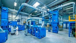 Blick in die Anlagen und Systeme zum Carbonfaserrecycling im Zentrum für Textilen Leichtbau am STFI. Ein Thema, das immer wichtiger wird, wie es heißt... (D. Hanus)