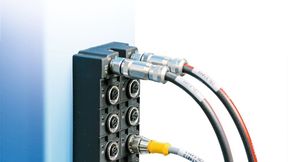 Die Zeit für die Verkabelung und Elektroinstallation konnte bei Genesis Systems dank PC-basierter Steuerungstechnik und Ethercat um 50 % reduziert werden. (Beckhoff)